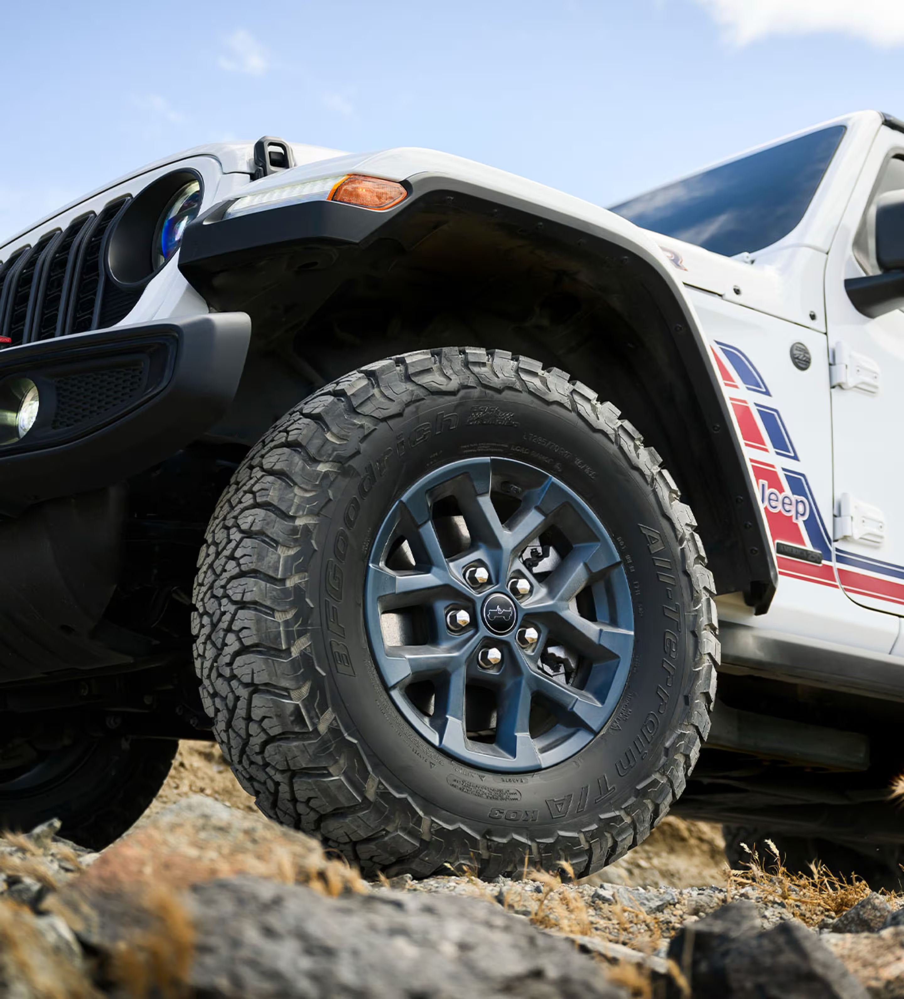 my26-jeep-vehiclepage-12x12-drop7-blurbrail-01-desktop.jpg.image.2880.jpg